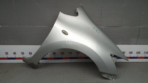 Крыло переднее правое