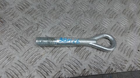 Крюк буксировочный