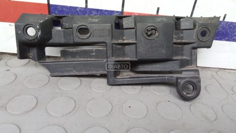 Крепление бампера заднее