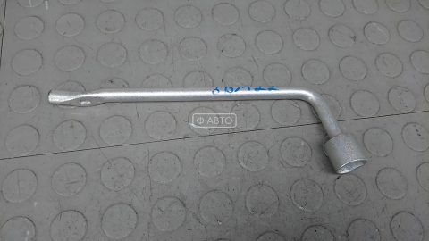 Ключ колесный