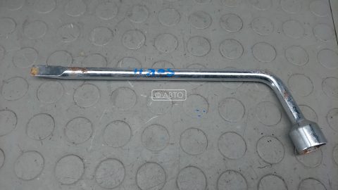 Ключ колесный