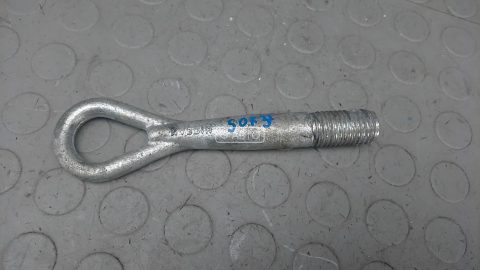 Крюк буксировочный