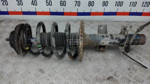 Стойка передняя правая