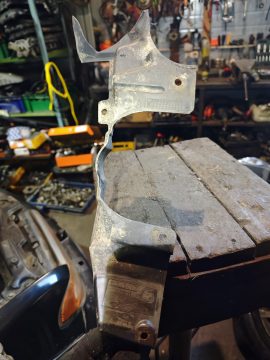 Подкрылок передний левый