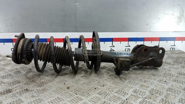 Стойка передняя правая