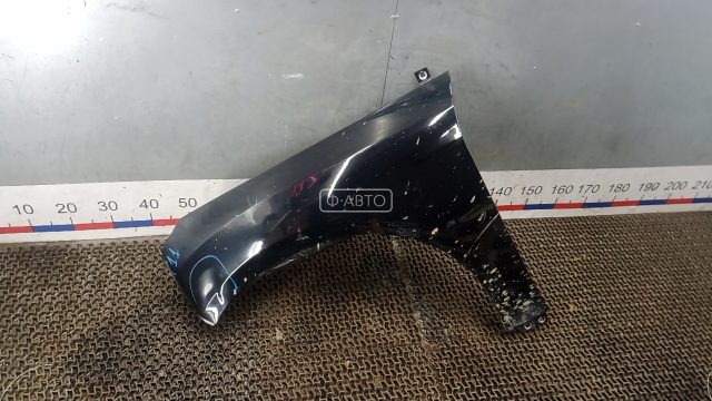 Крыло переднее левое