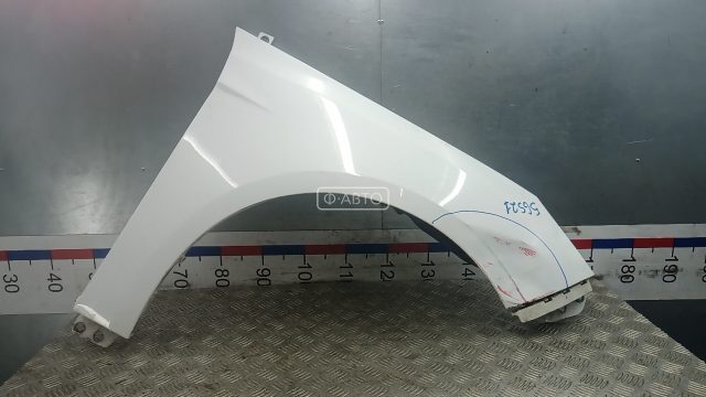 Крыло переднее правое