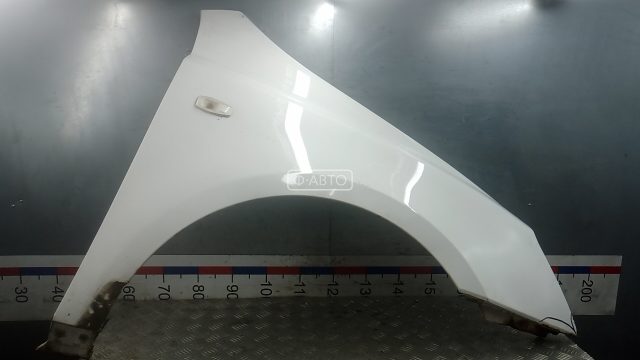 Крыло переднее правое