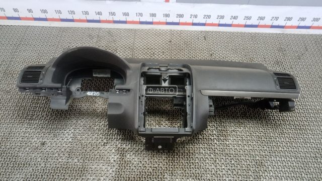 Панель приборов (торпедо)