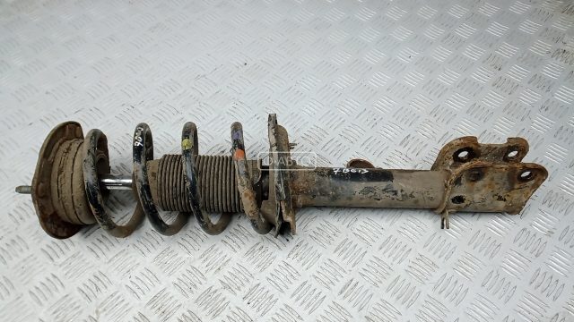 Стойка передняя правая