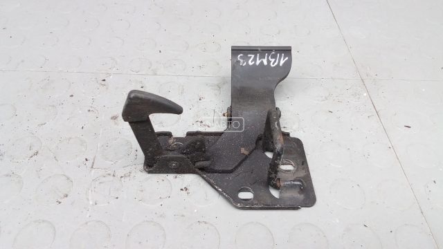 Ручка открывания капота