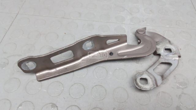 Петля капота