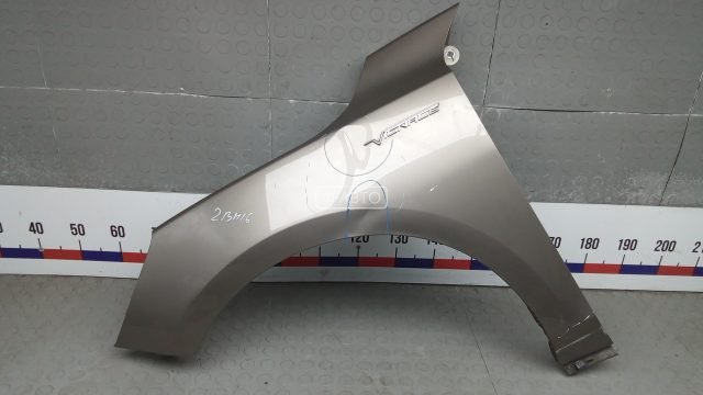 Крыло переднее левое