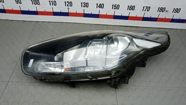 Фара левая