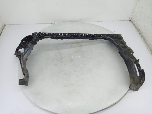 Крепление бампера заднее